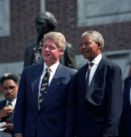 Nelson Mandela with US President Bill Clinton in 1993