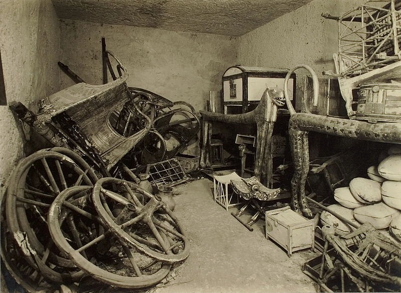 A 1922 photo taken inside Tutankhamun's tomb