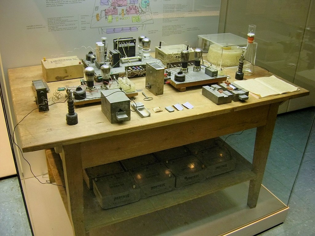 The apparatus used by Hahn and Strassmann