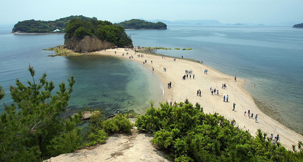 A tombolo in Japan