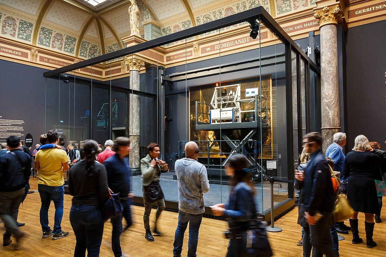Restoration of The Night Watch is carried out in a glass box