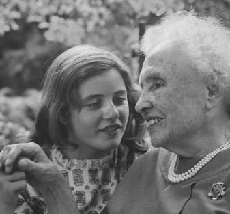 Helen Keller with actress Patty Duke, 1961