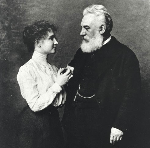 Helen with Alexander Graham Bell in 1902