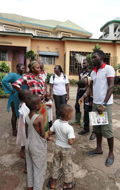 Explaining how to stop ebola, Guinea 