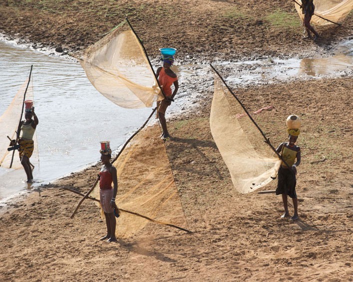 Malinké women fishing on the Niger