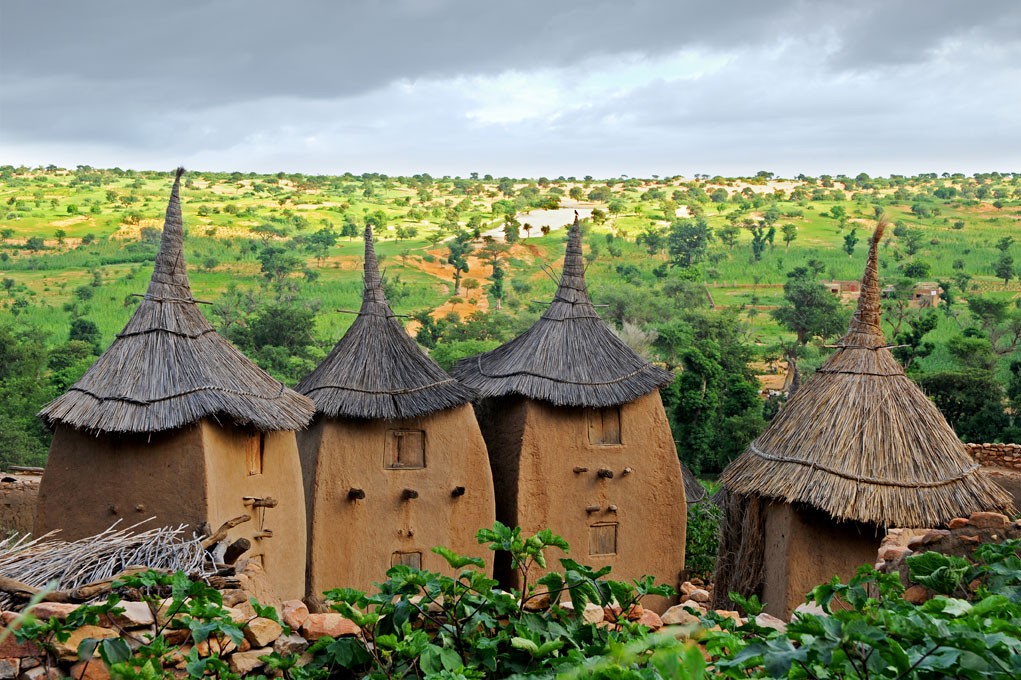 Dogon granary buildings and scenery