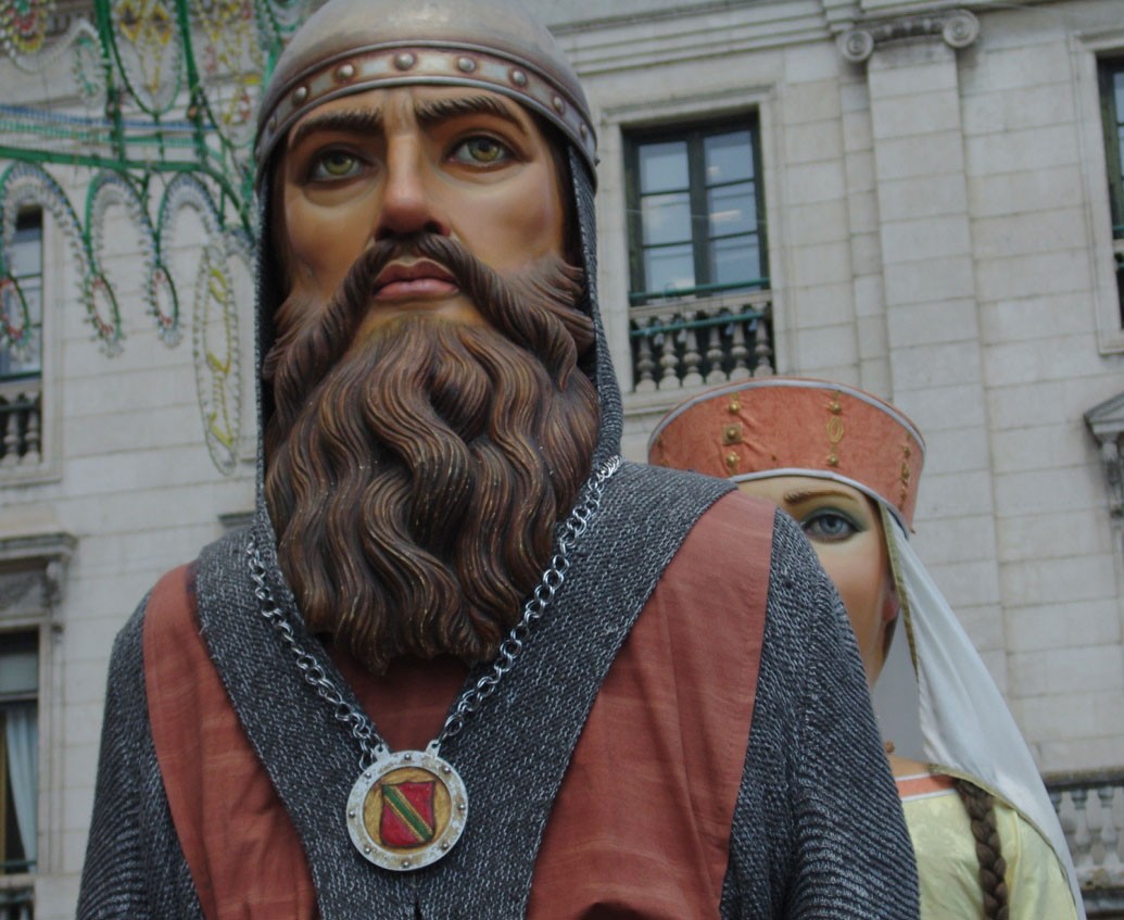 A giant “doll” representing El Cid