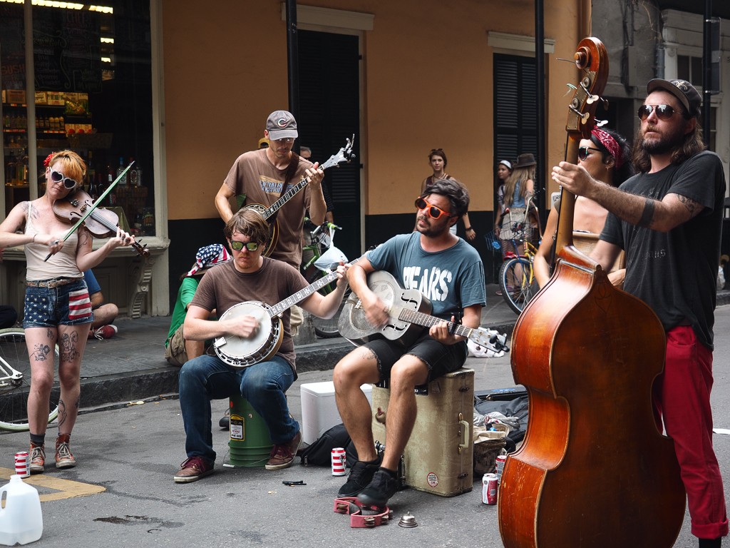 Street musicians, "Yes Ma'am"
