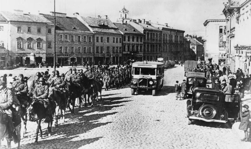 Soviet troops entering Vilnius, October 1939