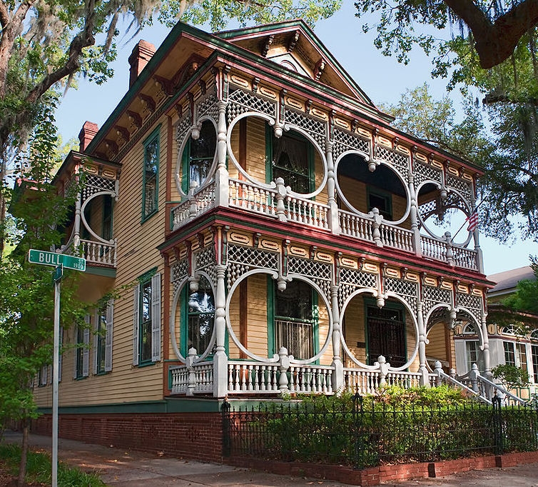 Building in Savannah Victorian Historic District
