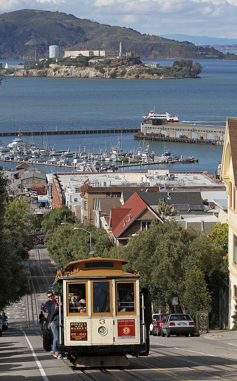 A cable car ascending Hyde St, San Francisco