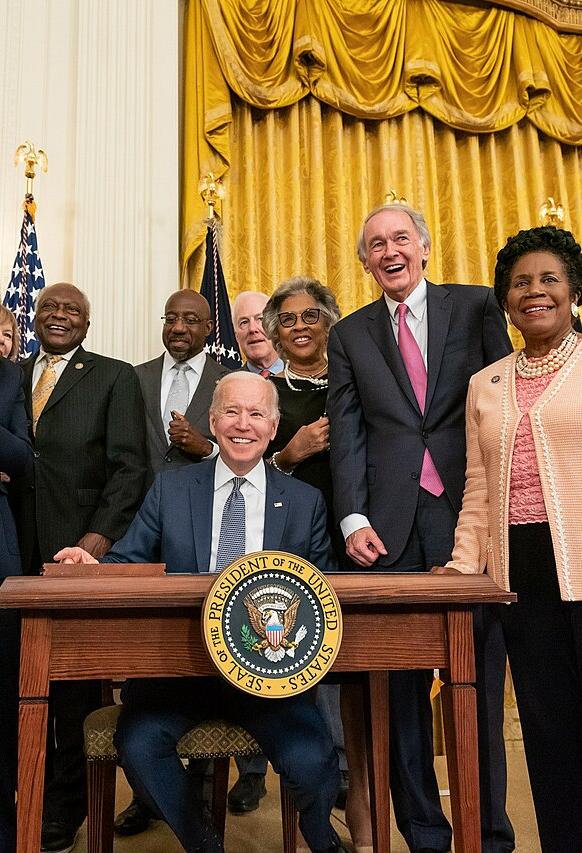Biden signs the Juneteenth National Independence Day Act