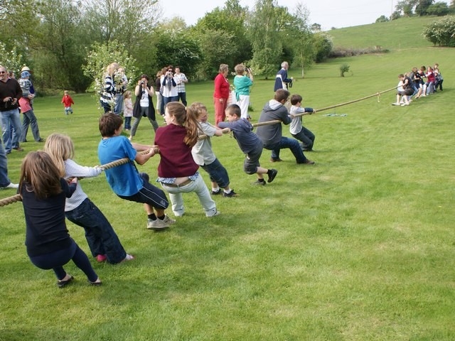 Balancing forces at a tug-of-war