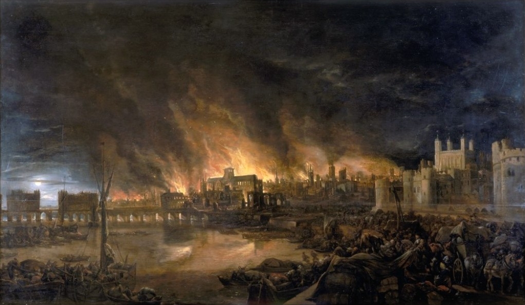 The fire reaches St Paul's Cathedral