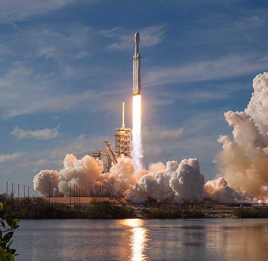 Falcon rocket takes off, February 2018