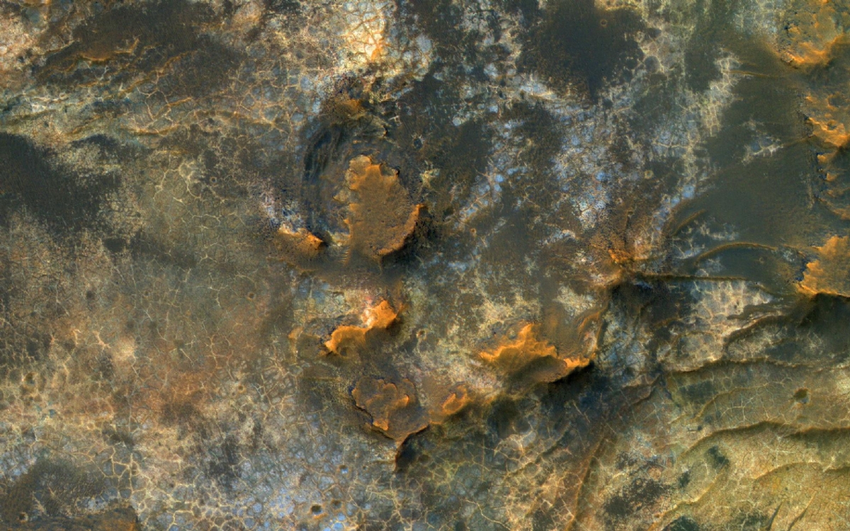 The ancient seafloor of the Eridania basin