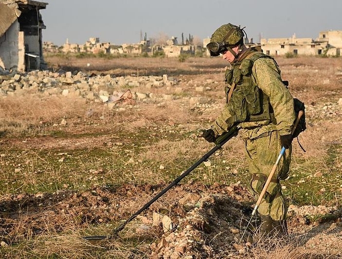 Demining in Aleppo during Syrian Civil War, 2016