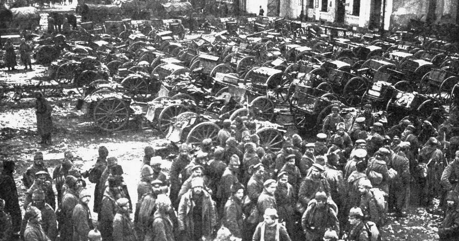 Russian prisoners and guns captured at Tannenberg