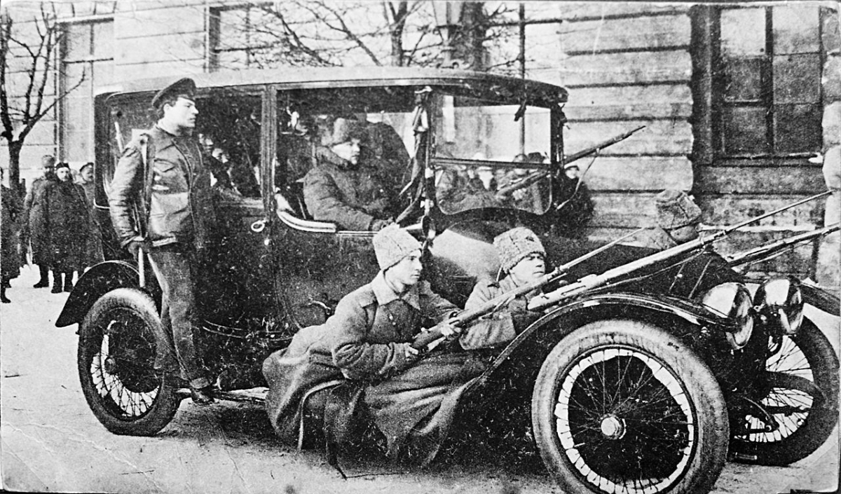 Mutinying soldiers during the February Revolution