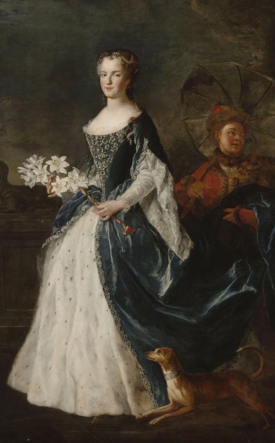 A woman wearing a mantua in 1726