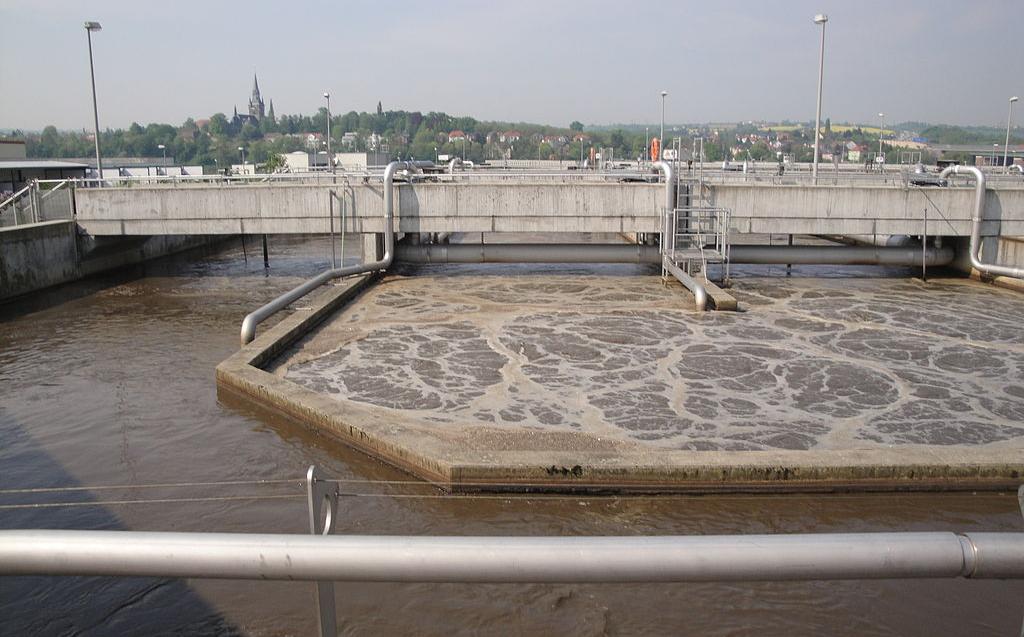 Wastewater treatment plant that uses micro-organisms