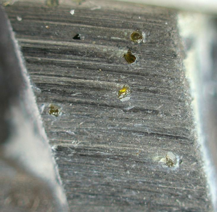 Synthetic diamonds in an angle grinder blade