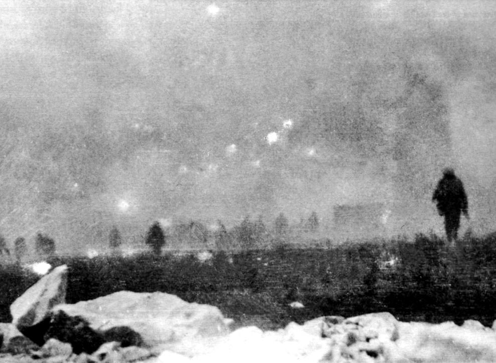 British infantry advance into a gas cloud, Battle of Loos, 1915