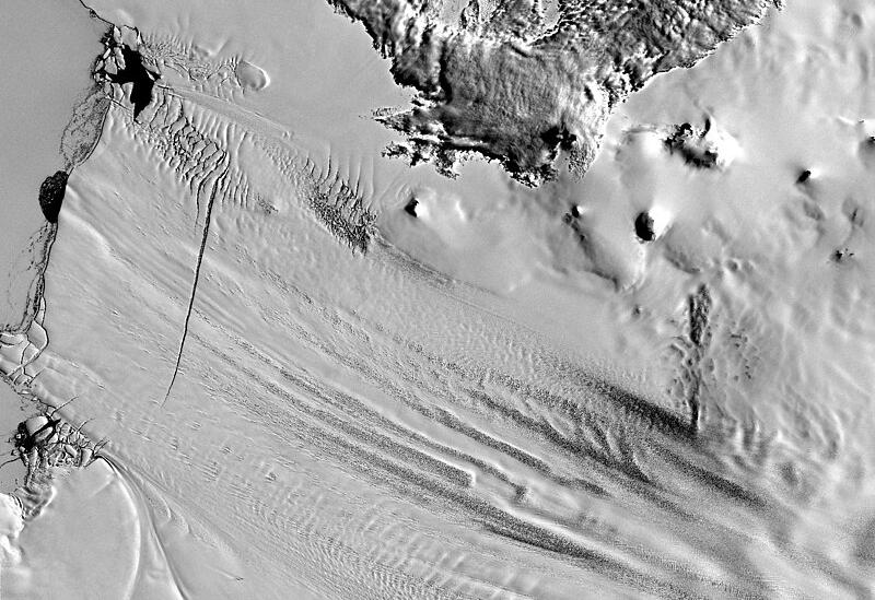 Crack in the downstream end of Pine Island Glacier