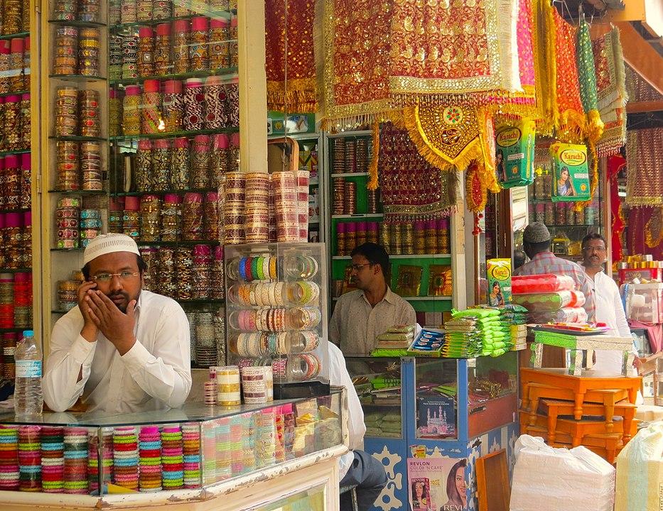 Shops in Laad Bazaar, near the Charminar, Hyderabad