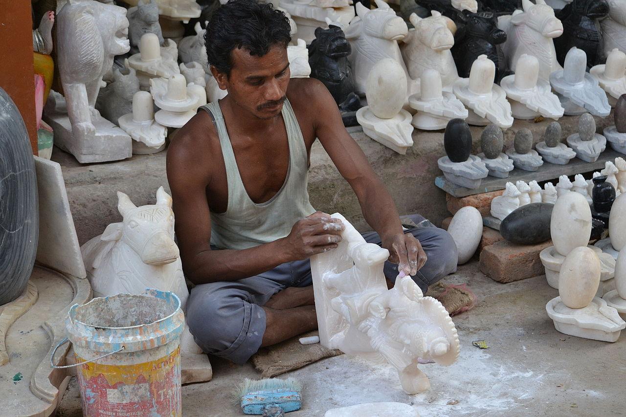 Sculptor in marble, Jabalpur, a city and tourist hub