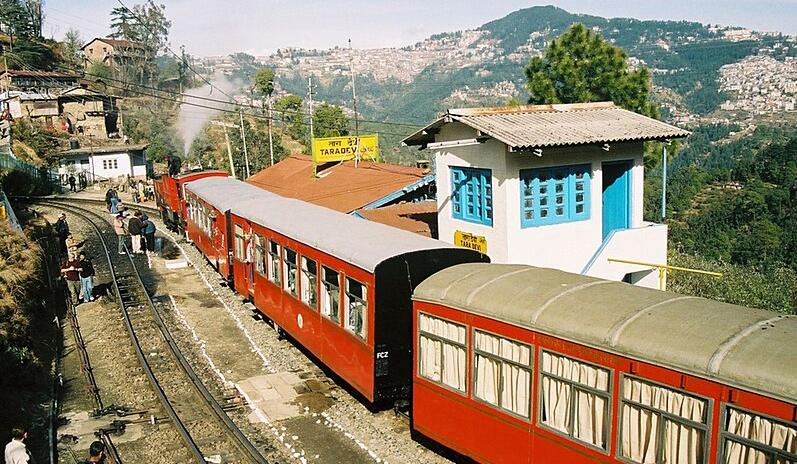 A train on the Kalka-Shimla Railway (KSR)