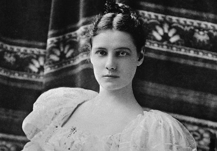 Nellie Bly, aged 21, photographed in Mexico