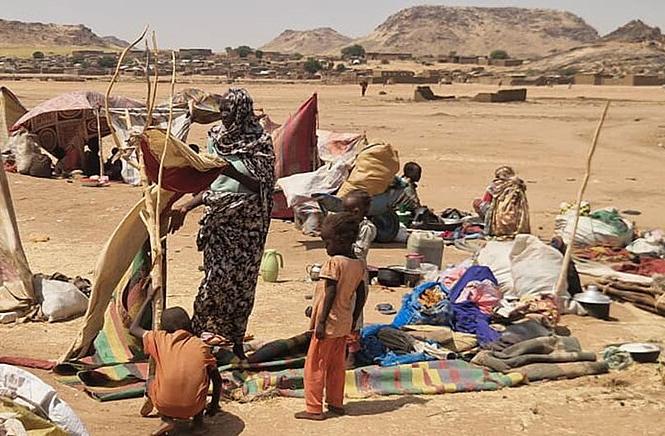 Escapees from El Fasher set up a temporary camp outside Tawila, 19th October 2025