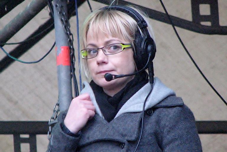 Broadcaster with a head-worn mic