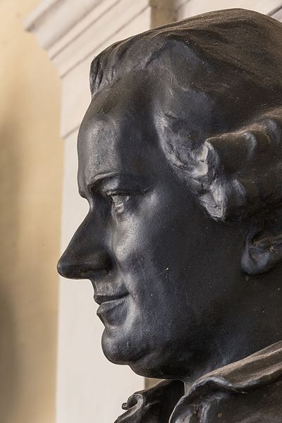 A bust of Jan Ingenhousz 