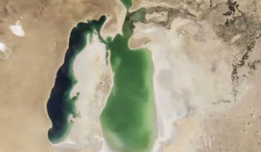 The shrinking Aral Sea, 2000–2011